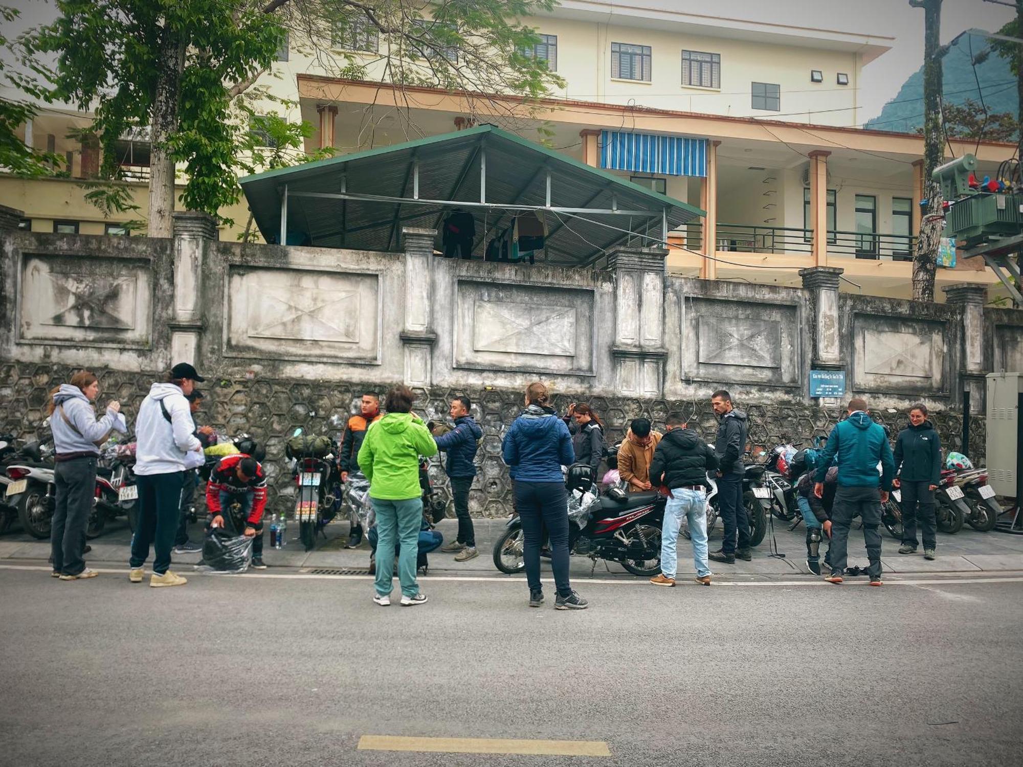 Sun Ha Giang Hotel-Tours-Motorbike Rental Bagian luar foto