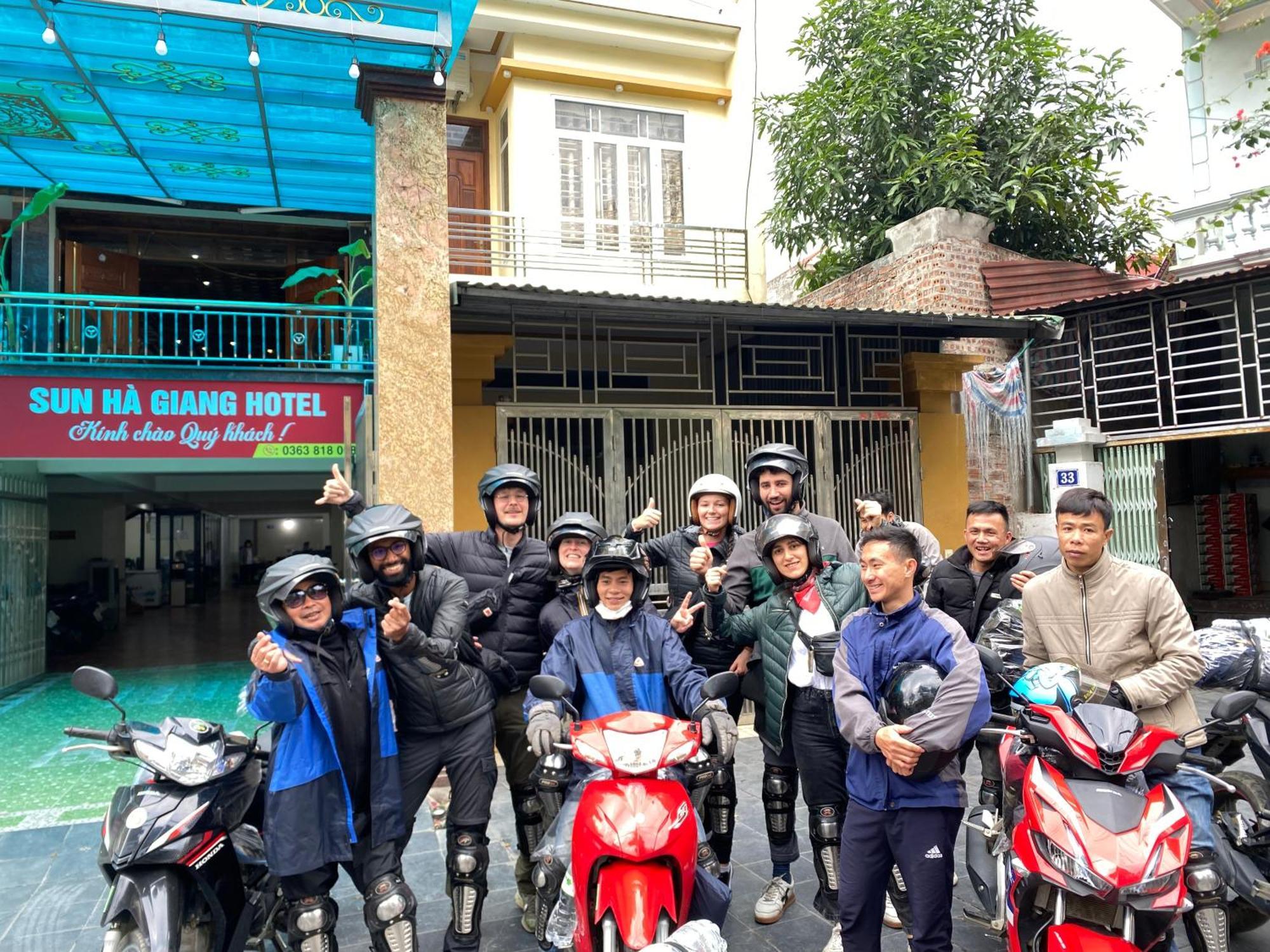 Sun Ha Giang Hotel-Tours-Motorbike Rental Bagian luar foto